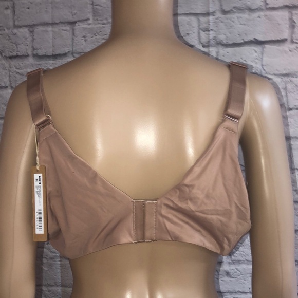 SKIMS Smoothing intimate full coverage lightly lined bra - Picture 3 of 9